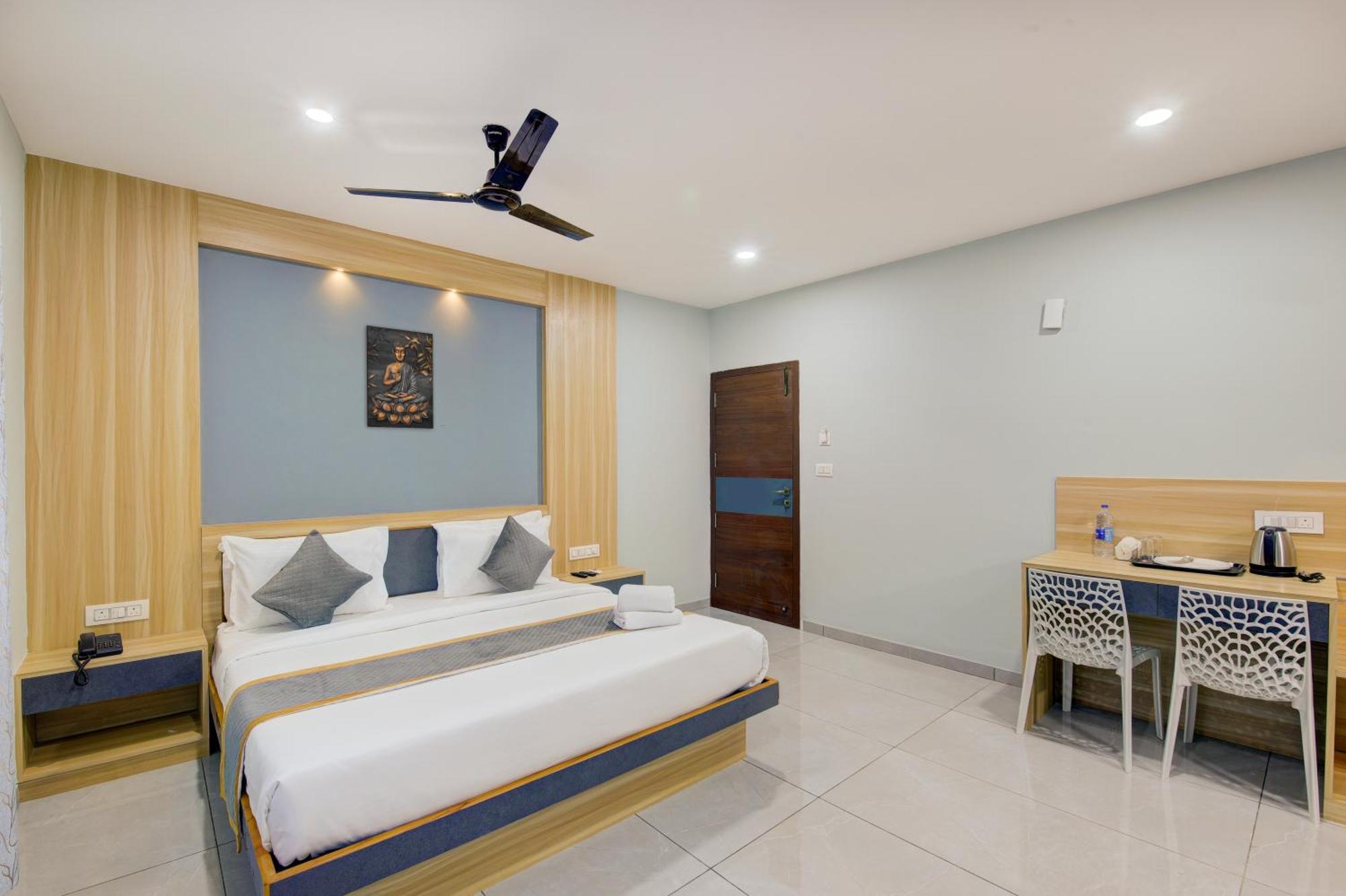 Hotel Park Lane Yelahanka 班加罗尔 外观 照片